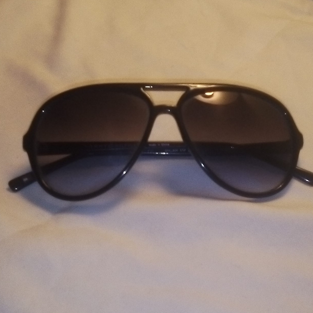 Tommy Hilfiger aviator sunglasses